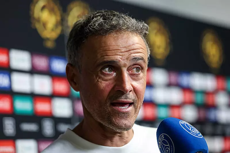 إنريكي يتحدث عن تحديات دوري الأبطال وسعادته بالتعاقدات الجديدة