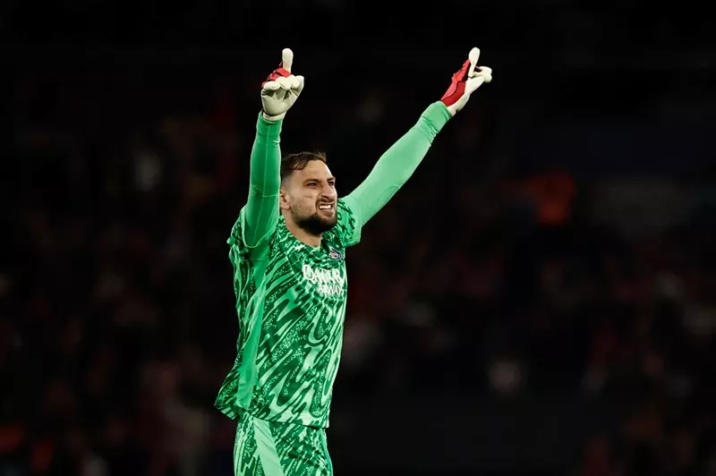 تأثير وكيل الأعمال على مستقبل دوناروما في مانشستر سيتي