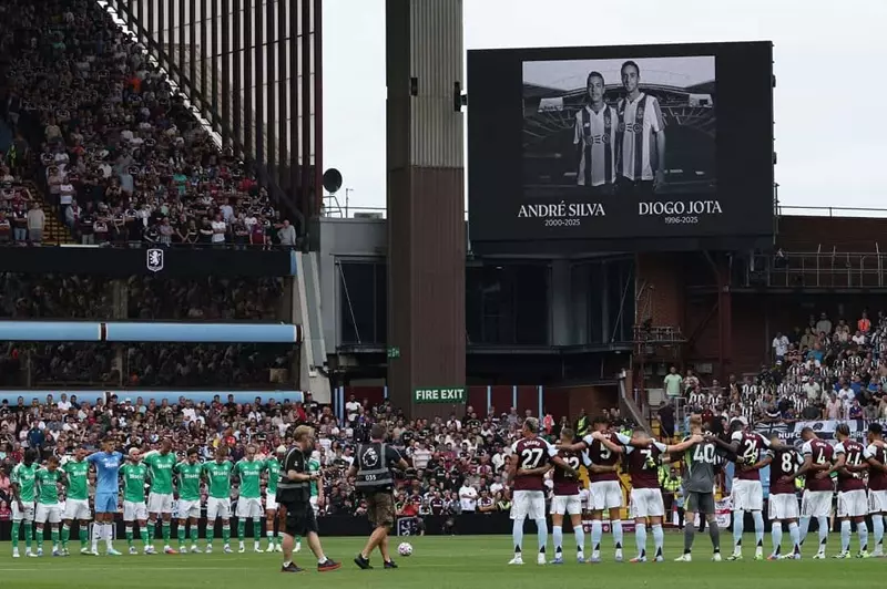 تحديات نيوكاسل في مواجهة أستون فيلا بعشرة لاعبين في البريميرليج