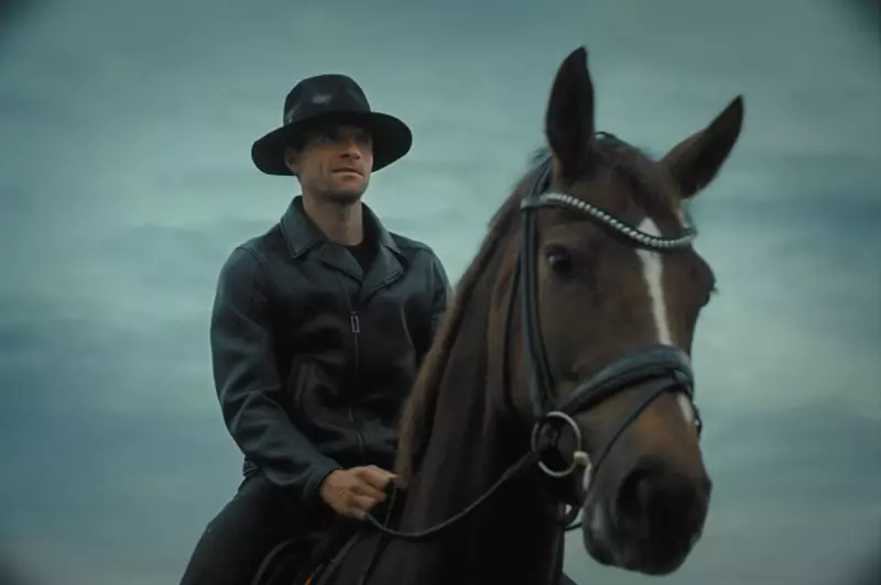 مولر يعبّر عن توتره وآماله في التأقلم السريع